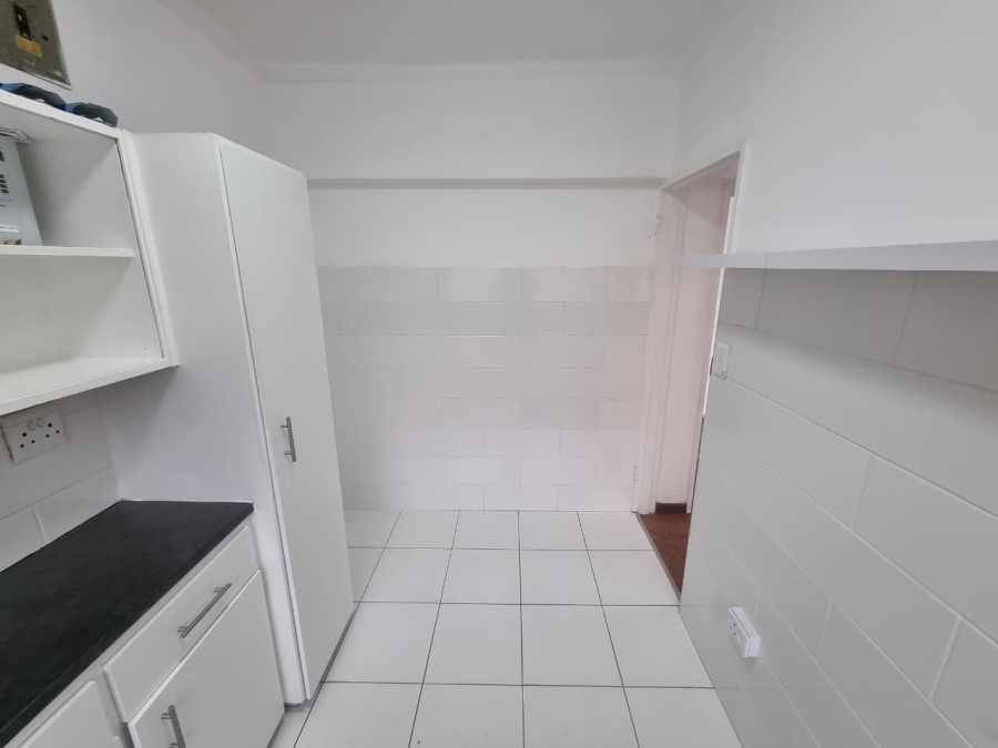 1 Bedroom Property for Sale in Sea Point Western Cape